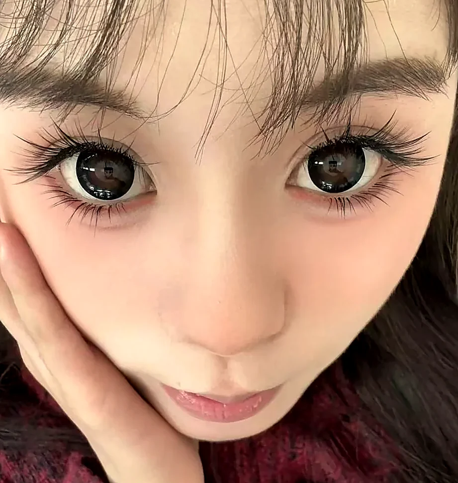 Client result — both-eye doll-style dramatic lash extensions