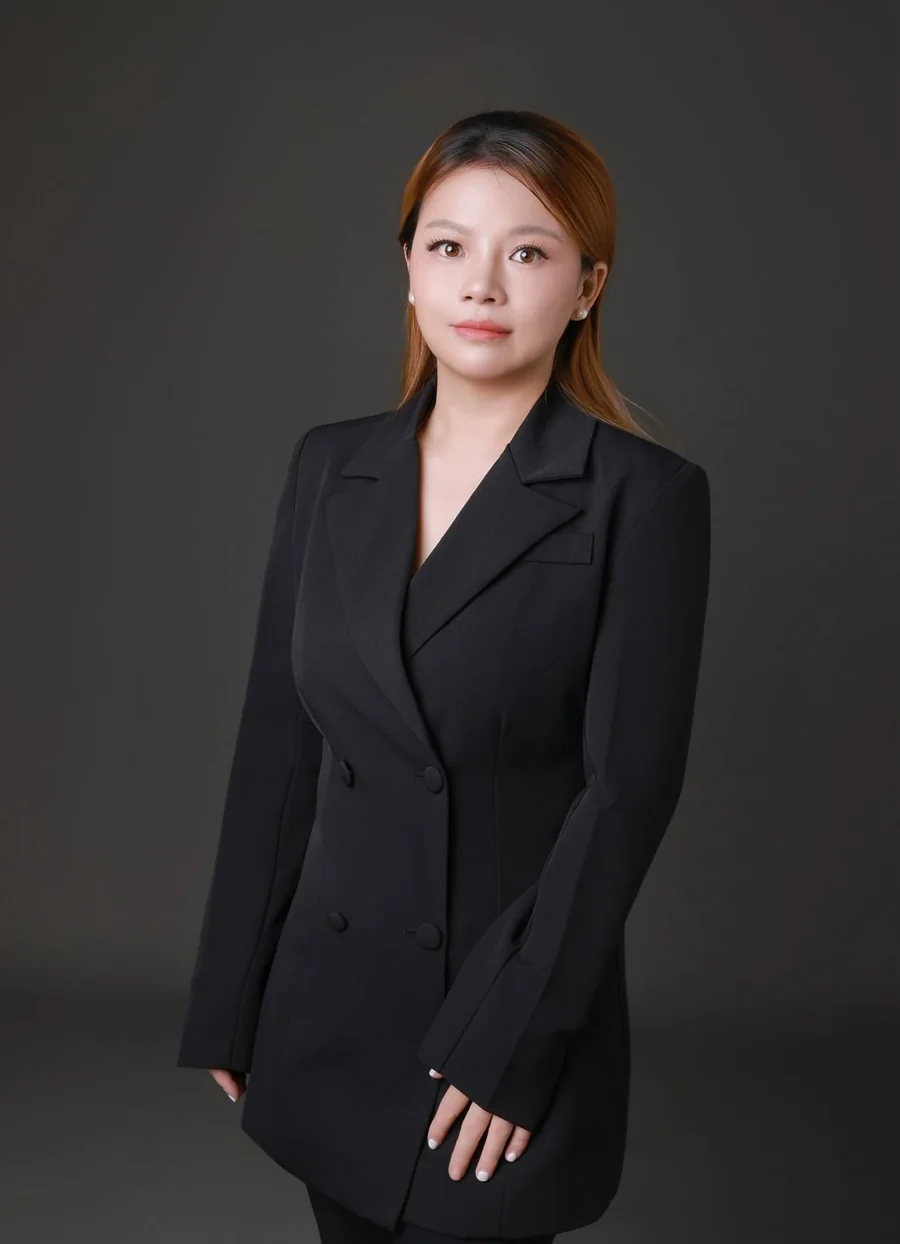 Qun, founder of yeux by qun — master lash artist and head trainer of the yeux team